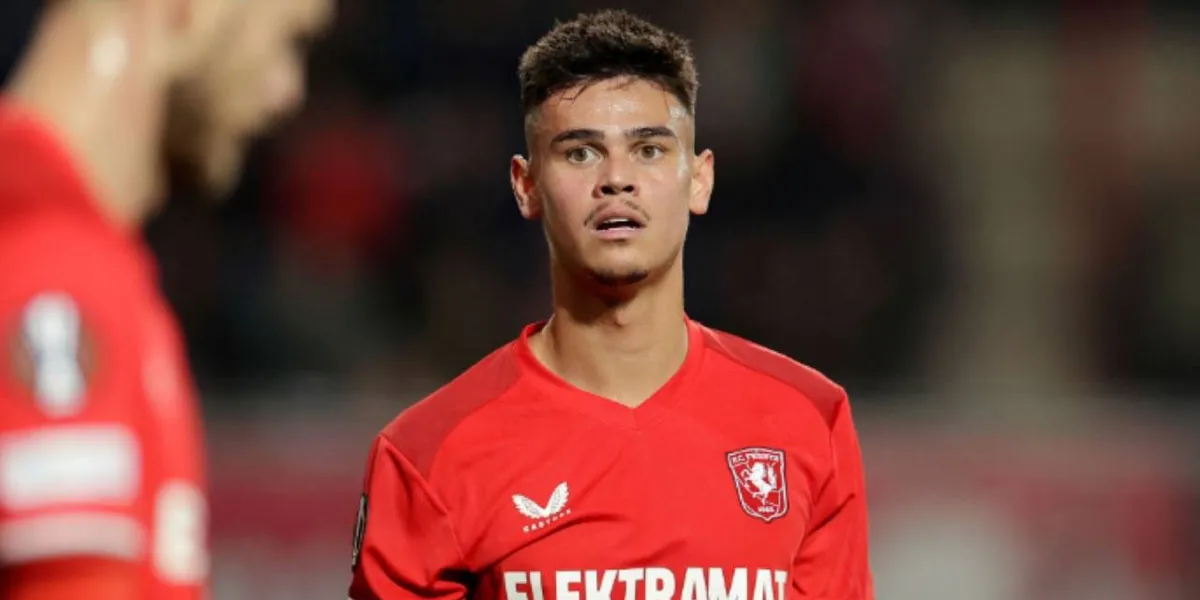 Masa Depan Mees Hilgers: FC Twente Buka Pintu untuk Kepergian Bek Indonesia